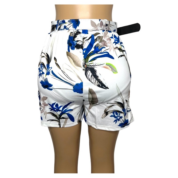 NWT 2 Pieces White and Blue Women Set Size L Short with pockets and Wrap top - Picture 6 of 7